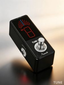 AMUZIK LT-910 Mini Chromatic Guitar Tuner Pedal Với Màn Hình LED Hiệu Ứng True Bypass Cho Guitar Điện Và Bass Đen