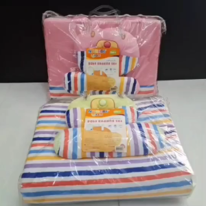 pangforkids ชุดที่นอนเด็กNUEBABEใยสังเคราะห์หนานุ่ม+หมอนหลุมหน้าหมี หมอนข้างลายริ้ว ถอดซักได้ แห้งไว ไม่อับชื้น
