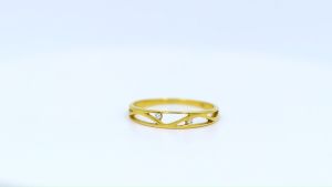 Happy Jewelry แหวนเพชรของแท้ แหวนเก๋ๆ ใส่ติดนิ้วได้ทุกวัน ทองแท้ 9k 37.5% ME634