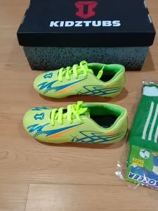 KIDZTUBS Sepatu Bola Anak Paket Komplit Sepatu Bola Tas Skin Deker Kaos Kaki Usia 6-10 Tahun Size 28 29 30 31 32 33 34 35 36 37 KDZ1027010325