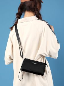 Fashionable Waterproof Mini Crossbody Phone Bag for Women Lightweight Horizontal Simple Style Oxford Spinning Zipper Closure