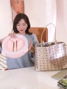 G2 Selfie Ring Light LED Color Ring Light LED Colorr Lampu Selfie LED G2 Make Up Diameter LED : 32CM Tinggi 1.67m Lightning Studio Daya ringan 12-24W