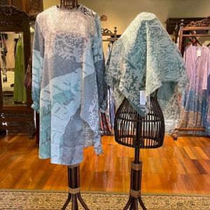 Vika Set Tunik Jilbab by Dian Pelangi LIMITED EDITION Setelan Blouse Baju Atasan Kemeja Blus Hijab Kerja Kantor Casual Formal Pesta Pernikahan Kondangan Lebaran Wanita Hijaber Cantik Anggun Modis Modern Simple Elegan Mewah Model Korea Terbaru Motif Batik