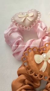 SCRUNCHIE hati bahan satin anti pusing ikat rambut cepol