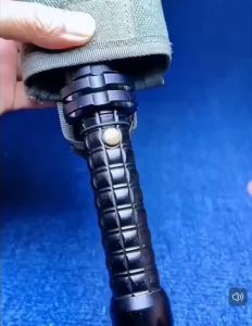 Đèn Pin Bóng Chày LED Tự Vệ Có Thể Thu Phóng Sạc Lại Được 5 Chế Độ Đèn Pin Khẩn Cấp Mạnh Mẽ Với Khả Năng Điều Chỉnh Độ Nét.