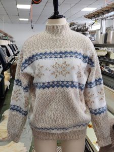 Christmas Style Semi-High Neck Sweater Snowflake Pattern Knitted Long Sleeve Soft Medium Thickness Womens Fashion Winter Top