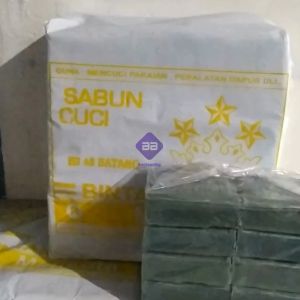 Sabun Bintang Mahkota Hijau Super Premium 1 Pak Isi 8 Batang Membersihkan