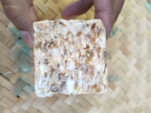 Kemenyan Madu Kualitas Sedang Berat 100 Gram Utuh