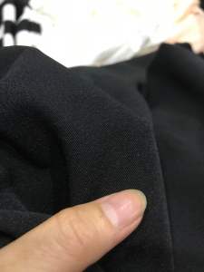 Vải Cotton lụa Hàn màu đen mềm rũ dày vừa co giãn nhẹ (khổ 1m5) may đầm váy quần suôngcomple thời trang
