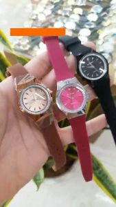 [Chính Hãng] Đồng Hồ Nữ Starhao Tròn Thời Trang Chống Nước 28mm - Phong Cách Trẻ Trung Năng Động