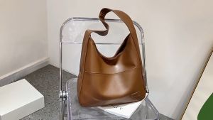 anacami พร้อมส่ง กระเป๋าใบใหญ่ หนังPU จุของได้เยอะมาก 3 สี