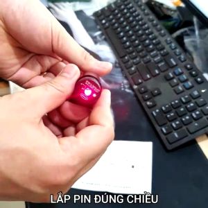 Đèn Laze Kim Loại Tia ĐỎ + dùng 1 viên Pin Sạc Cực Khỏe + Kèm cục sạc ( Mã 54R)