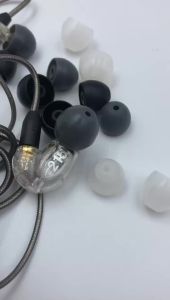 Earphone Tips Silicone Caps Earbuds Cover Ear Pads Replacement For Shure SE846 SE535 SE425 SE315 SE215 Headphone Accessories