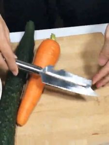 4IN1 Multifungsi Pisau Bisa Penggunaan Buah-Kupas-Gerigi-Botol Opener