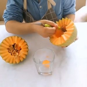 ALAT PENGUPAS BUAH | SENDOK SERUT SCOOP BUAH | SPOON FRUIT | SENDOK UKIR BUAH | PISAU BUAH - Pisau Buah Bulat Multifungsi Stainless Steel 18.5cm dengan 2 Sisi Mata Pisau, Cocok untuk Mengorek dan Menghias Buah (25 Gram)