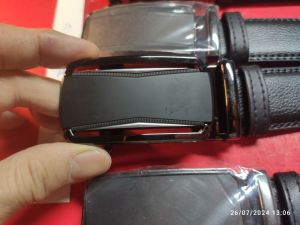 เข็มขัดหนังหัวอัดโตโลมัสเนื้อซิ้งค์สายหนังดำมีบันไดขนาด36มม