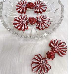 5 Cặp Nút Tàu Kiểu Bông Cúc Trang Trí Sườn Xám Trung Hoa Đủ Màu (1 cặp gồm 1 móc và 1 cài)