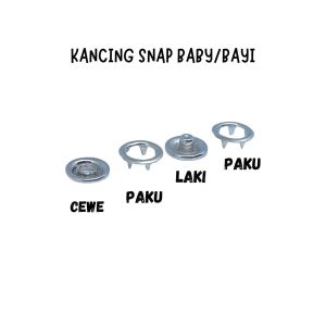Kancing snap 220D nekel silver not ykk anti karat/kuatkancing snap baby/bayi 220D bahan nekel silver   Bisa di gunakan untuk tas baju bayi atau pun perlengkapan lain nya yg memungkinkan menggunkan kancing.  Harga untuk per 1set  warna : sliver ukuran : ±