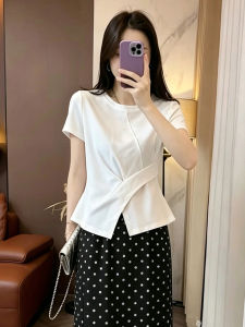 XUNYI | Bộ Áo Thun cổ Trụ T Tay Ngắn và Chân Váy Đen Chấm Bi