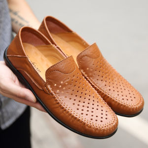 รองเท้าแตะหนังแท้สำหรับผู้ชาย ระบายอากาศได้ดี ทรงหลวม สไตล์ฤดูร้อน รองเท้าแตะแบบเจาะรู รองเท้าลำลอง รองเท้าแตะแบบเจาะรูสำหรับผู้ชาย