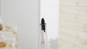 10Pcs Plastic Wine Bottle Pourer Pour Spout Stopper Liquor Free Flow COD