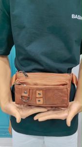 กระเป๋าคาดเอวใบกลางรุ่นหนังเรียบ คุณภาพดี สำหรับคู่บางท่าน ผู้ชาย ผู้หญิง และแฟชั่น ซึ่งสร้างสรรคดามรสชาติและออกกำลังกายง่าย