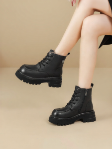 Josiny | Faux Fur Lined Black Thick Sole Rose Flower Decorated Boots