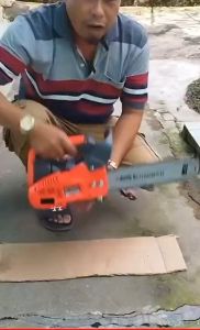 Máy cưa xích chạy xăng tay cụt komasu máy cưa sích cưa gỗ nhẹ khỏe tiếp kiệm nguyên liệu