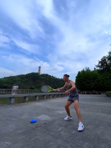 เรียนรู้การทำให้สังเกตเทนนิส 1 นาที 🎾 อุปกรณ์เทนนิส มือจับลดแรงสั่น สำหรับผู้เริ่มต้น การกระตุ้นสูง พื้นผิวใหญ่ ส่งทรานเนอร์เทนนิส เทนนิส ไม้เทนนิส ไม้ตีเทนนิส ฝึกสอนเทนนิส