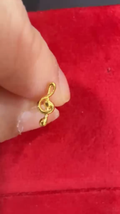 Poh Heng Jewellery 22K Treble Clef Single-Sided Earring in Yellow Gold[Price By Weight]
