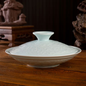 Luxurious Carved Ceramic Plate with Lid Jingdezhen Chinese Style Retro Carved Vegetable Plate Relief Jade Porcelain Dishware