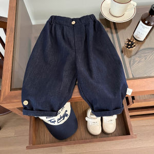 กางเกงยีนส์เด็กชายทรงหลวมสไตล์เกาหลี กางเกงยีนส์ทรงหลวมสำหรับเด็ก เอวยางยืด วัสดุผสมโพลีเอสเตอร์และคอตตอน
