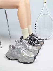 ผลิตภัณฑ์ใหม่SALE รองเท้าผ้าใบผู้หญิงลำลอง รองเท้าผ้าใบแฟชั่นระบายอากาศได้ดี สูง5 ซม มีทั้งหมด 2 สี ดีไซน์เก๋ เหมาะกับใกลางแจ้งส่