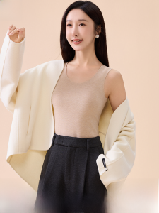 MiiOW | Warm Wool Vest Womens Autumn Winter New Style Wide Shoulder Sleeveless Inner Wear Cat Person MiiOW U-neck Thickened Inner Shirt