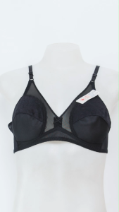 เสื้อชั้นในคนแก่ยี่ห้อดรุณี แบบดั้งเดิมไม่ดันทรง ไม่มีฟองน้ำ สองตะขอลายลูกไม้ ใส่สบายคู่คนไทย