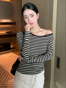 Off-Shoulder Slim Fit Black and White Stripe Long Sleeve T-shirt