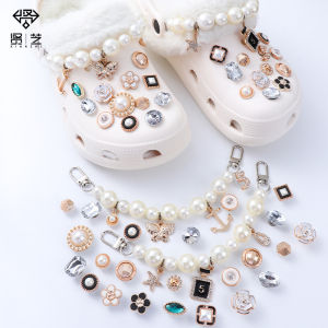 26Pcs/Set Luxury Style Crocs Jibbitz Charms Shoes Buckle Pearl Shoes Chain Accessories Removable Crystal Diamond Clogs Decoration for Crocs