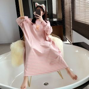 สไตล์สาวขี้เกียจชุดเดรสใส่นอนแบบยาวพิเศษสำหรับผู้หญิงชุดนอนผ้าฝ้ายแท้ลายทางทรงหลวมสไตล์เกาหลีใส่ช่วงฤดูใบไม้ผลิและฤดูใบไม้ร่วงสำหรับสาวอวบสำหรับคนท้อง