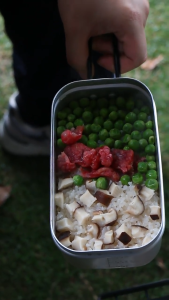 MOUNTAINHIKER Outdoor camping heating steaming convenient storage lunch box aluminum silver lunch box coated lunch box 650 ml cookware set