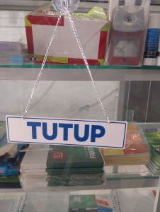 signboard akrilic buka tutup ukuran 5x20 cmdi Obral murah karena barang reject yang layak pakai.