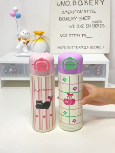 แก้วเก็บความร้อนสำหรับเด็ก ขวดน้ำสุญญากาศสแตนเลส 316 แก้วเก็บความร้อนแบบป๊อปอัพพร้อมหลอดดูด 520 มล. สำหรับนักเรียน แก้วเก็บความร้อนสำหรับเดินทาง