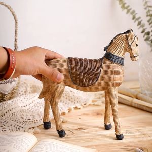 เครื่องประดับม้าสัตว์หวายนอร์ดิก สำหรับการประติมากรรมเรซิ่นสมัย ห้องนั่งเล่น, การศึกษา และตู้ไวน์ สำหรับผู้ที่ต้องการสร้างสรรค์กับคอลลาเจน ด้วยประสบการณ์