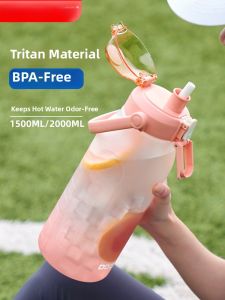 Large Capacity 2000ml Gradient Plastic Water Bottle with Straw Durable High Temperature Resistant Sports Cup for Students