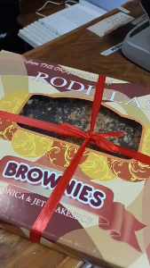 Rodillas Brownies - Sweet Snacks for Dessert Moist Chocolate Bars