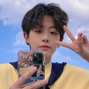 Wig Male Handsome Mid Split Internet Celebrity Same Style Wig Short Hair Fluffy Natural Realistic Neutral Wig Set