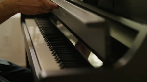 YAMAHA MUSIC ORIGINAL QUALITY CSP-295 CLAVINOVA DIGITAL PIANO ( BLACK ) FOR HOME PRACTICE BEGINNER