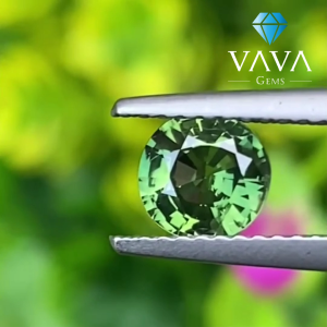 พลอย เขียวส่อง (Green Sapphire) 1.02 กะรัต (Cts.) พลอยแท้ อัญมณีมงคลประจําวันเกิด เครื่องประดับพลอย