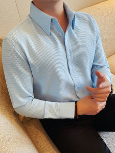 เสื้อเชิ้ตผู้ชายแขนยาวทรงหลวมสไตล์เมือง ผ้าโพลีเอสเตอร์ 4 ฤดู ไม่ต้องรีด ทรงปกติ คอโปโล ลายสก็อต ลำลอง แฟชั่น