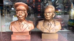 Tượng Chân Dung Bác Giáp Cao 40cm Bằng Đồng