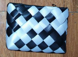 COIN PURSE WITH ZIPPER